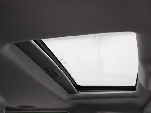 Used 2013 RAM 1500 Laramie w/ Convenience Group image 13