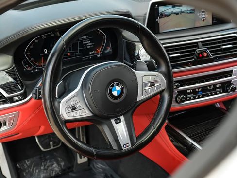 Used 2022 BMW 750i xDrive w/ Executive Package AWD/4WD image 15