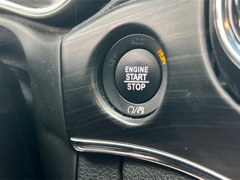 Used 2022 Jeep Grand Cherokee Limited image 30