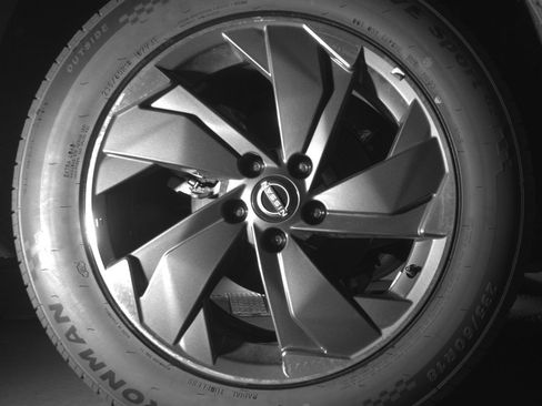 Used 2025 Nissan Rogue SV FWD image 15