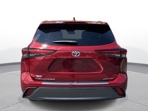 Used 2021 Toyota Highlander Limited FWD image 7