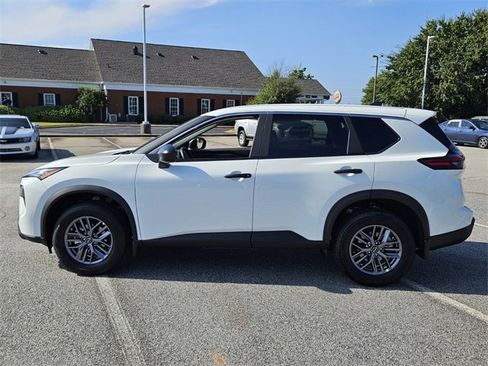 New 2026 Nissan Rogue S image 4