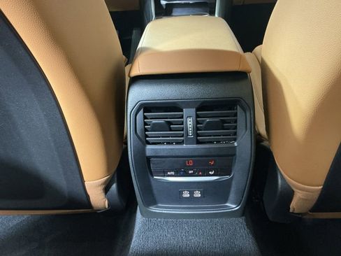 Certified 2025 BMW 330i Sedan w/ Premium Package RWD image 28
