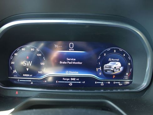 Used 2023 Chevrolet Suburban Premier image 24