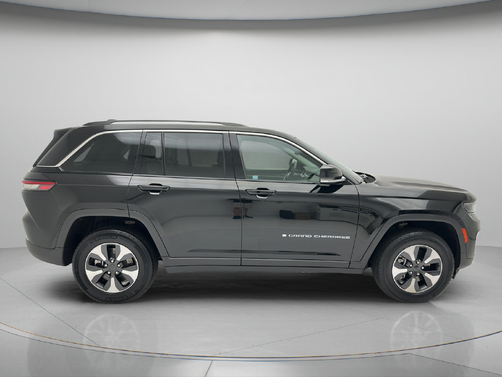 Used 2023 Jeep Grand Cherokee 4WD 4xe image 6