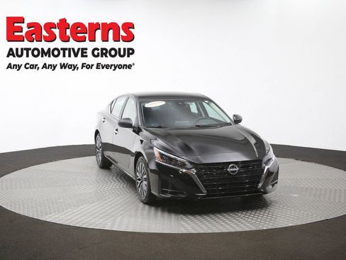 Used 2025 Nissan Altima 2.5 SV FWD image 50