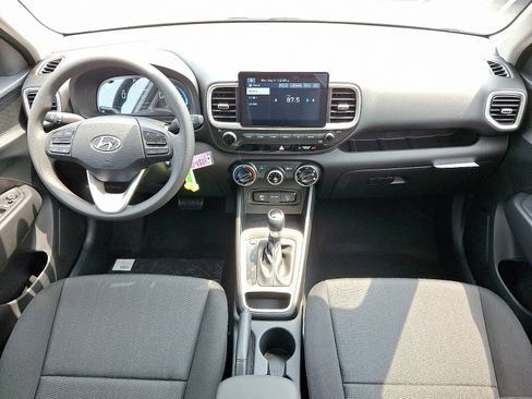 New 2025 Hyundai Venue SE image 10