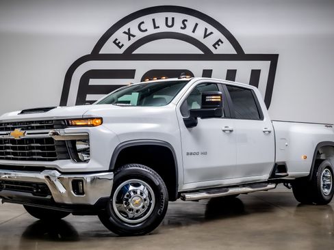 Used 2025 Chevrolet Silverado 3500 LT image 1