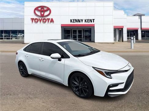Used 2024 Toyota Corolla SE w/ SE Premium Package FWD image 1