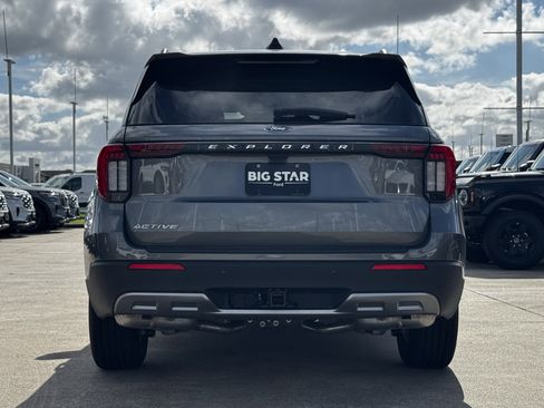 New 2026 Ford Explorer Active w/ Active Comfort Package image 10