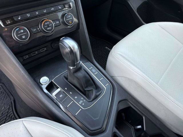 Used 2018 Volkswagen Tiguan SE FWD image 30