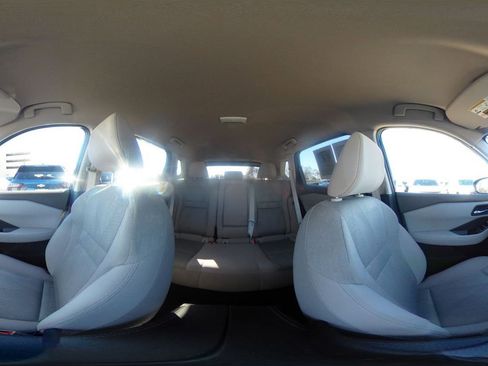Used 2025 Nissan Rogue SV FWD image 44