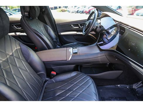 Used 2022 Mercedes-Benz EQS 580 4MATIC Sedan image 15