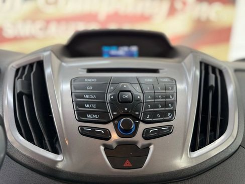 Used 2015 Ford Transit 150 XLT image 40