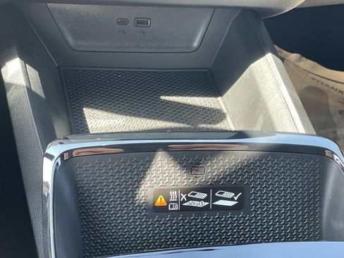 New 2026 Chevrolet Equinox RS w/ Convenience Package III FWD image 24