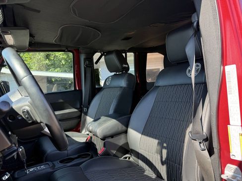Used 2012 Jeep Wrangler Unlimited Sport AWD/4WD image 13