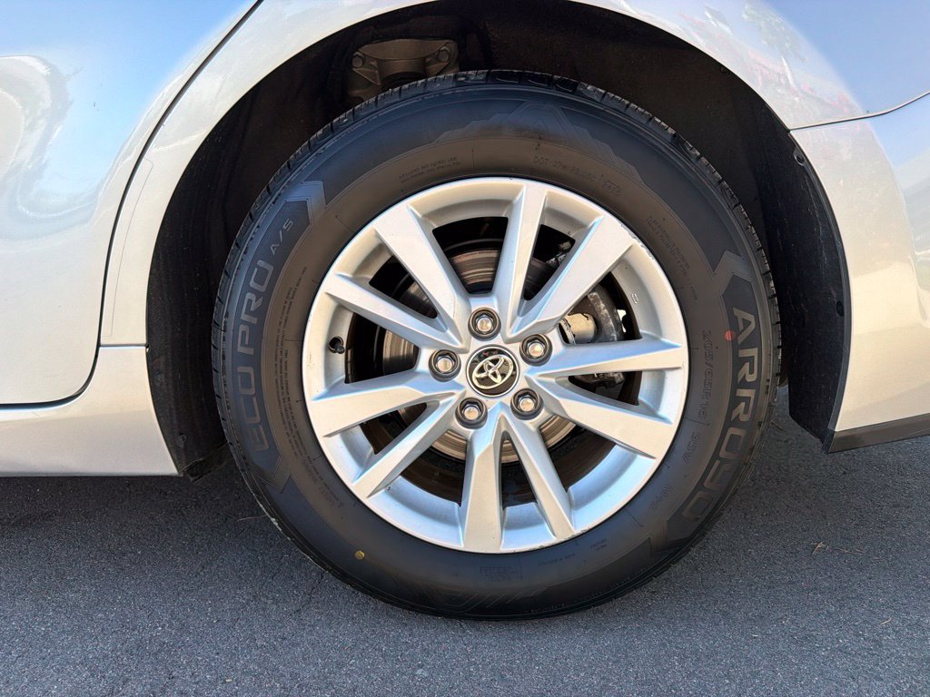 Used 2025 Toyota Camry LE FWD image 19