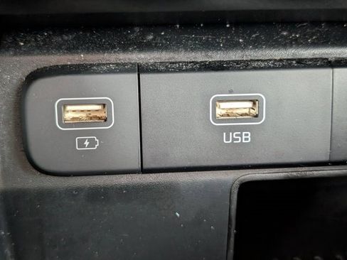 Used 2023 Kia Sorento SX image 22