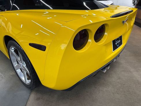 Used 2006 Chevrolet Corvette Coupe w/ Preferred Equipment Group image 24