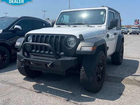 Used 2019 Jeep Wrangler Sport AWD/4WD image 3