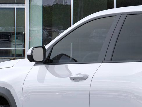 New 2026 Chevrolet Equinox LT w/ Safety and Technology Package FWD image 12