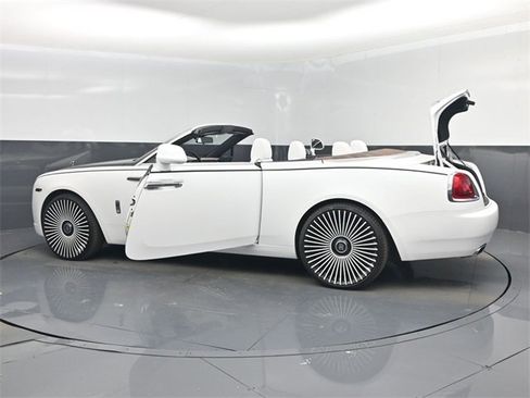 Used 2016 Rolls-Royce Dawn image 78