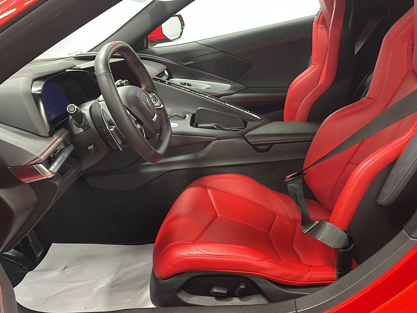 Used 2022 Chevrolet Corvette Stingray Coupe w/ Battery Protection Package RWD image 2