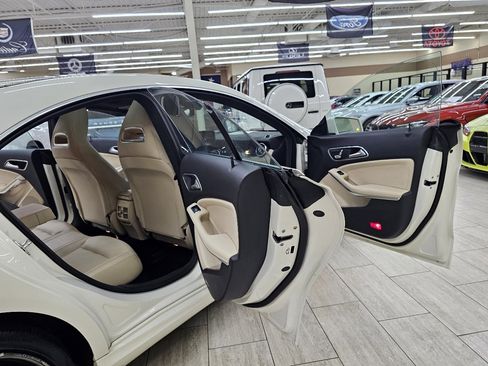 Used 2018 Mercedes-Benz CLA 250 4MATIC image 16