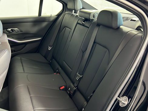 Used 2019 BMW 330i xDrive Sedan w/ Convenience Package AWD/4WD image 4