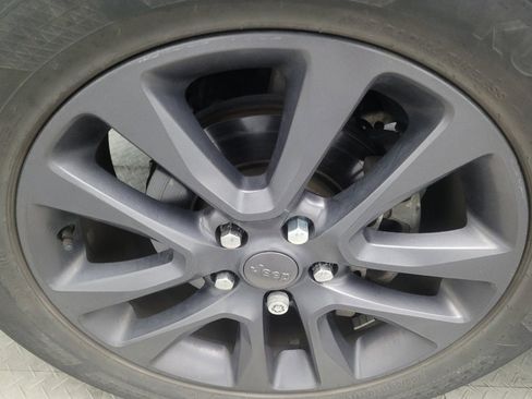 Used 2019 Jeep Grand Cherokee Limited w/ Luxury Group II image 31