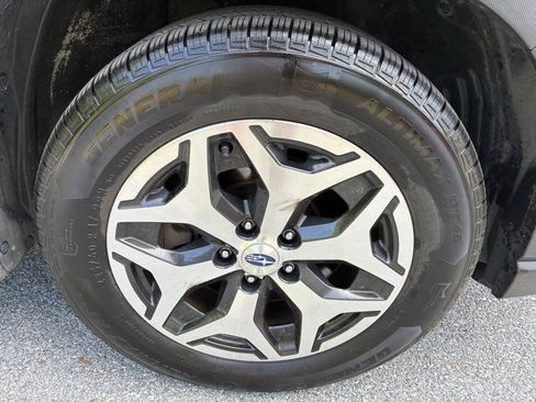 Used 2023 Subaru Forester Premium AWD/4WD image 21