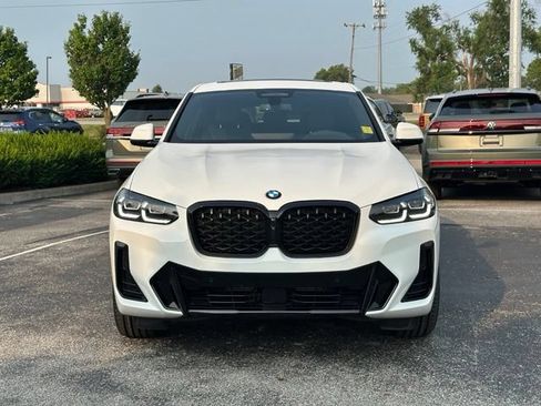 Used 2025 BMW X4 xDrive30i w/ Premium Package AWD/4WD image 2