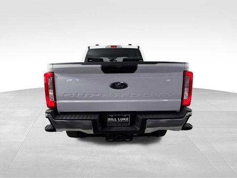 Used 2025 Ford F250 XLT w/ FX4 Off-Road Package AWD/4WD image 8