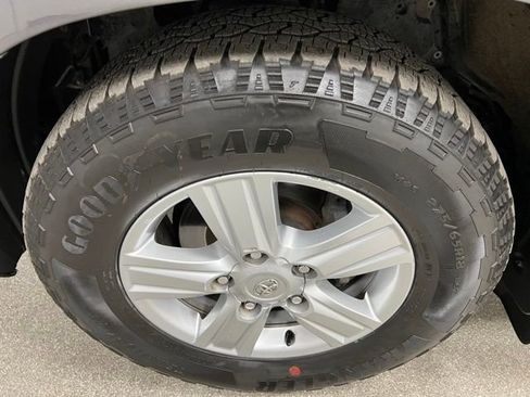 Used 2014 Toyota Land Cruiser image 15