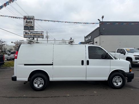 Used 2021 Chevrolet Express 2500 w/ Driver Convenience Package image 10