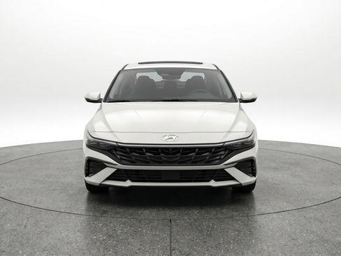 Used 2025 Hyundai Elantra SEL FWD image 2