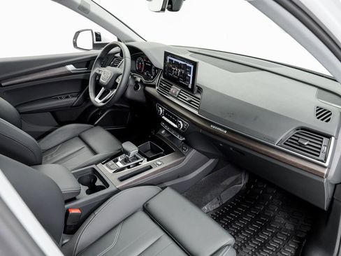 Certified 2025 Audi Q5 2.0T Premium Plus w/ Premium Plus Package AWD/4WD image 21