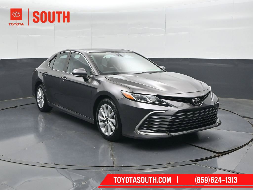 Used 2022 Toyota Camry LE FWD image 4