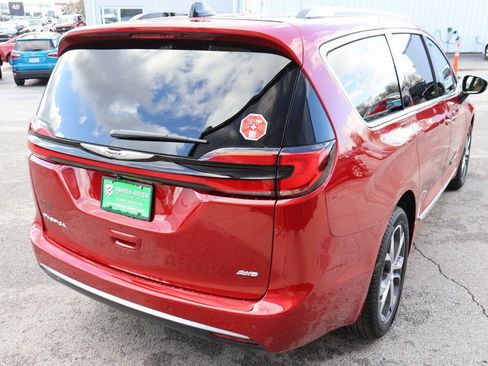 New 2026 Chrysler Pacifica Pinnacle AWD/4WD image 5