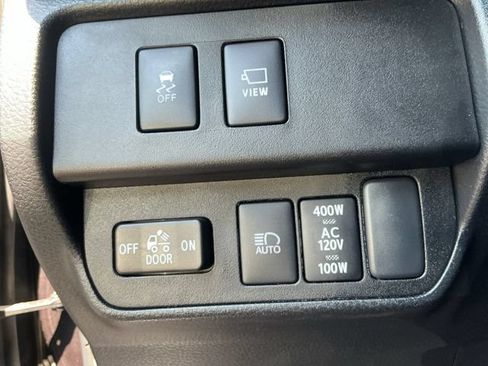 Used 2023 Toyota Tacoma TRD Off-Road w/ Advanced Technology Package AWD/4WD image 28