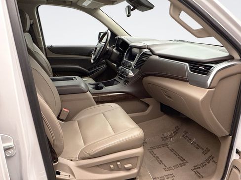 Used 2020 Chevrolet Tahoe LT w/ Luxury Package image 17