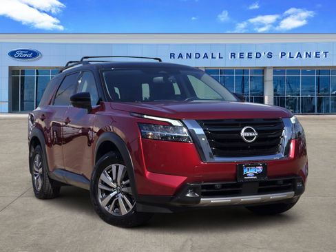 Used 2022 Nissan Pathfinder SL AWD/4WD image 1