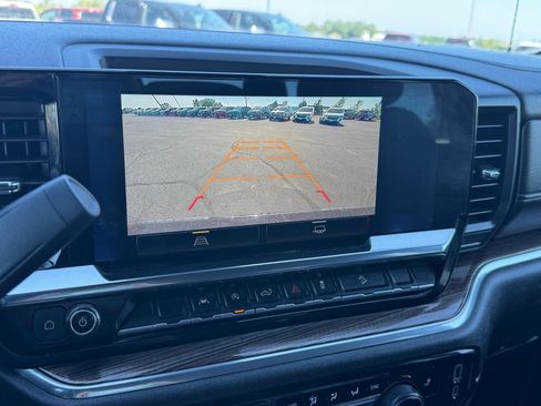 Used 2023 Chevrolet Silverado 1500 LT AWD/4WD image 16