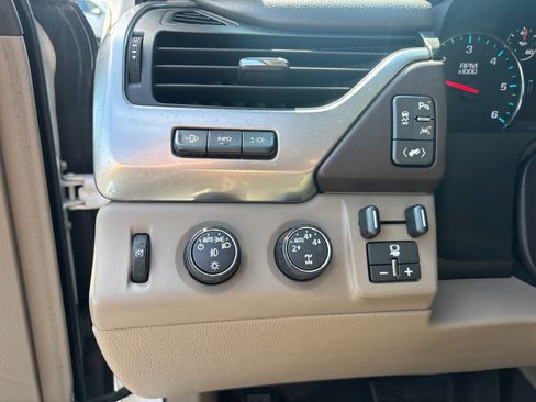 Used 2016 Chevrolet Tahoe LTZ image 16