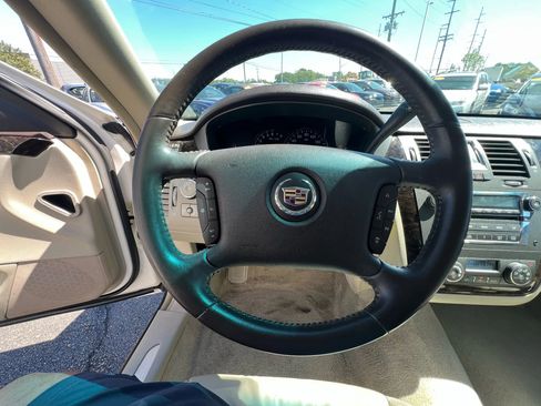 Used 2009 Cadillac DTS w/ Trunk Convenience Package image 41