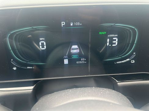 Used 2023 Kia Niro EX FWD image 12