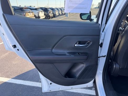 Used 2025 Nissan Kicks SR image 16