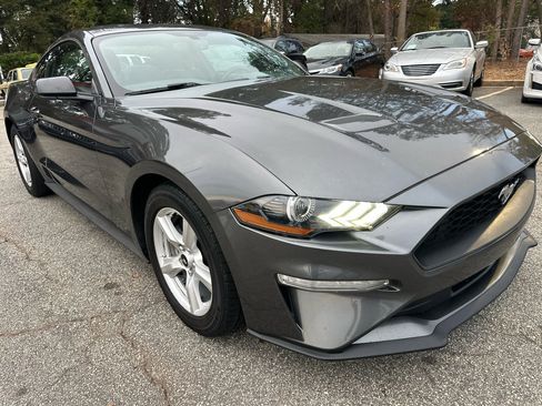 Used 2019 Ford Mustang Coupe image 4