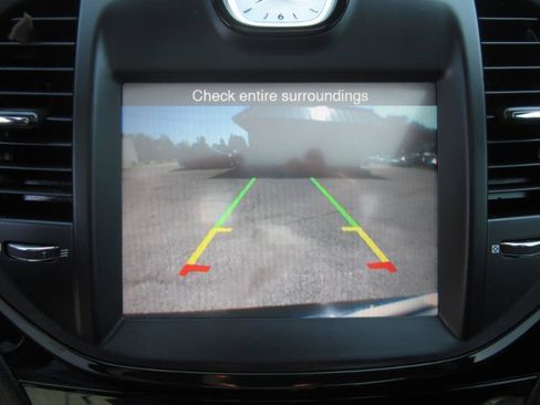 Used 2013 Chrysler 300 S RWD image 18