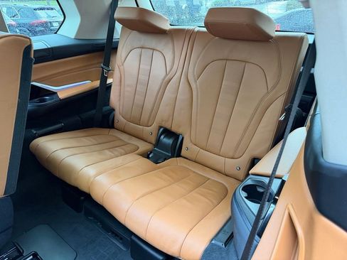 Used 2022 BMW X7 xDrive40i w/ Premium Package AWD/4WD image 31